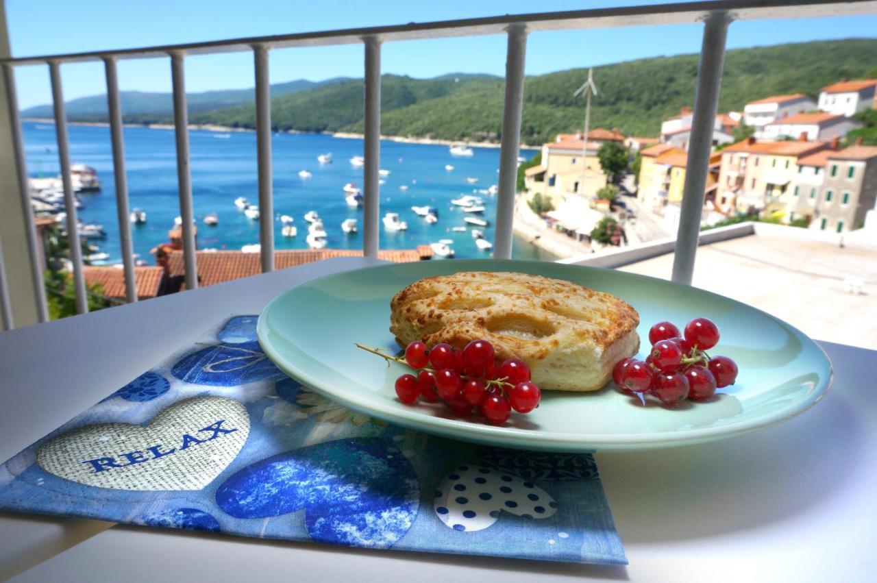 Studio Apartment Michelle - Intermezzo With Sea View Rabac Bagian luar foto