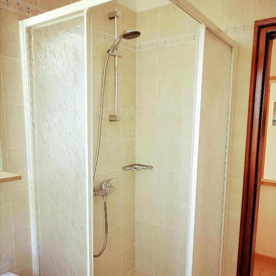 Studio Apartment Michelle - Intermezzo With Sea View Rabac Bagian luar foto