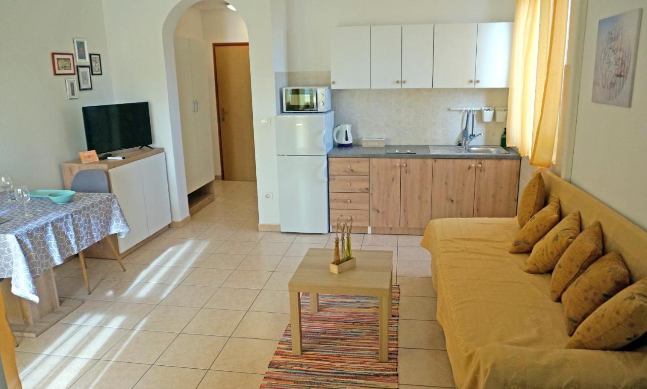 Studio Apartment Michelle - Intermezzo With Sea View Rabac Bagian luar foto