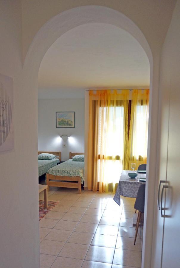 Studio Apartment Michelle - Intermezzo With Sea View Rabac Bagian luar foto