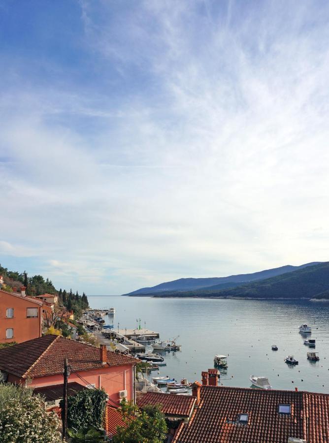 Studio Apartment Michelle - Intermezzo With Sea View Rabac Bagian luar foto